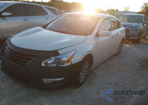 2015 Nissan Altima 2.5 S из США, поврежденный, VIN 1N4AL3AP9FC176891